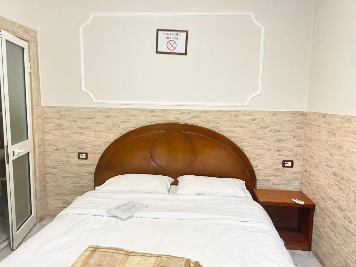 Tirana Inn Hotel Kamer foto